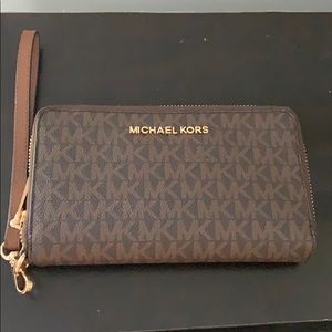 Michael kors wrestlet